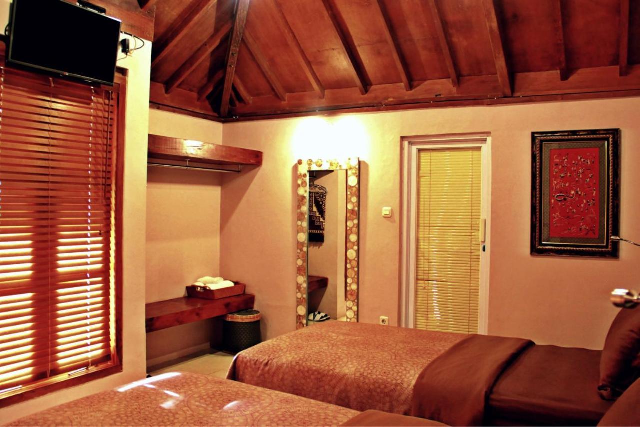 Tegal Panggung Guest House Yogyakarta Exterior photo