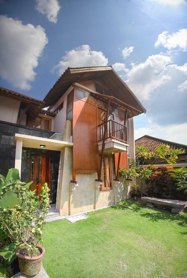 Tegal Panggung Guest House Yogyakarta Exterior photo