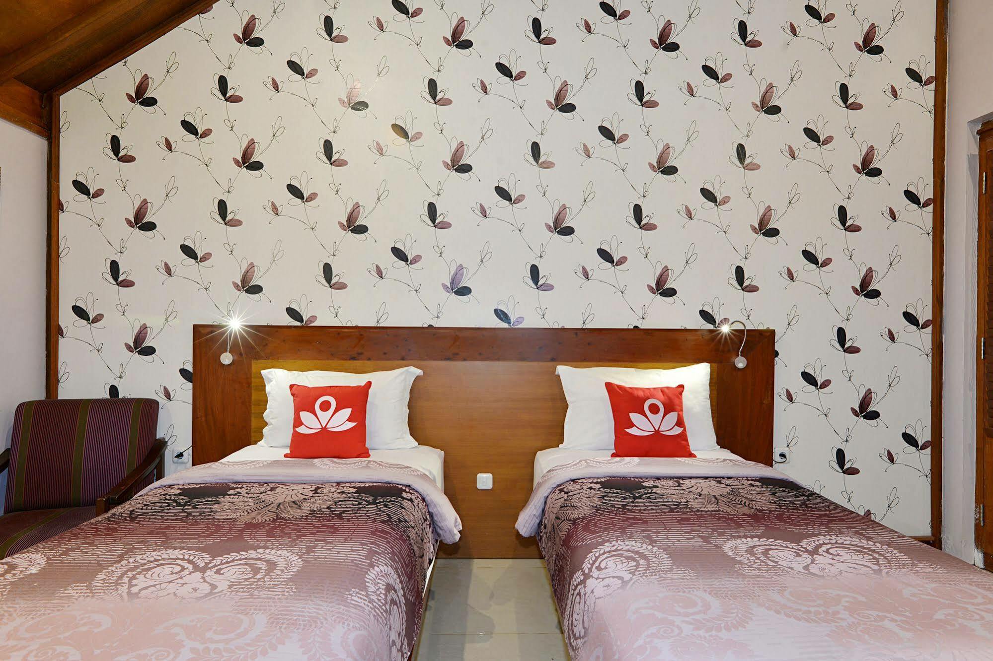 Tegal Panggung Guest House Yogyakarta Exterior photo