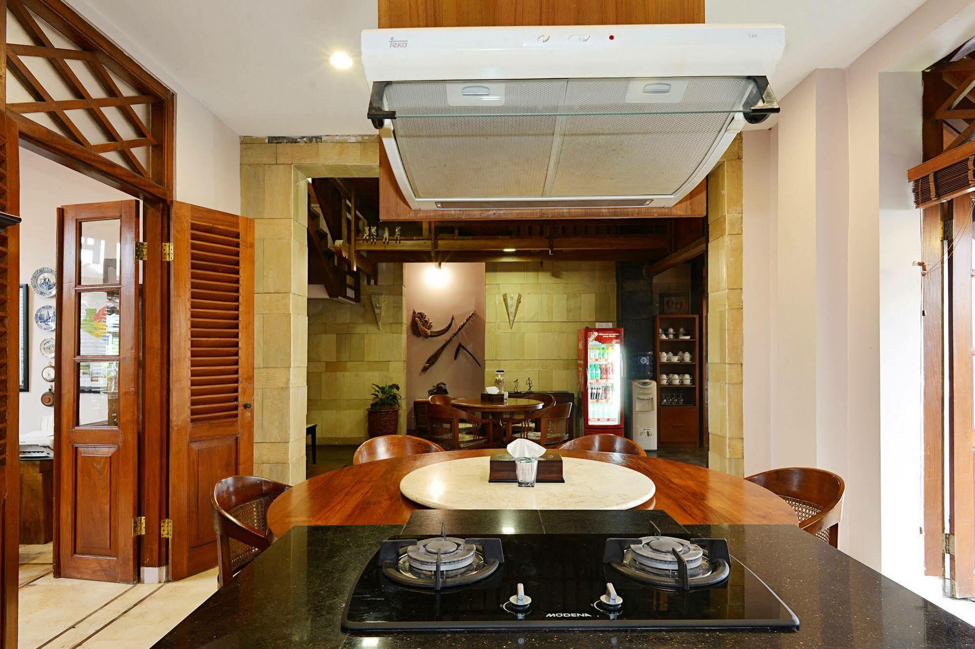 Tegal Panggung Guest House Yogyakarta Exterior photo